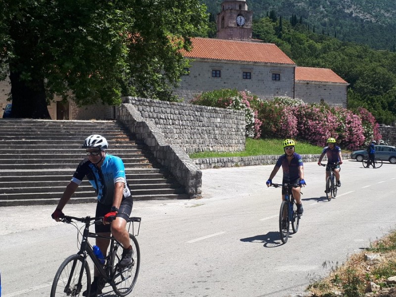 Pedal Dubrovnik countryside (with regular or electric bikes)