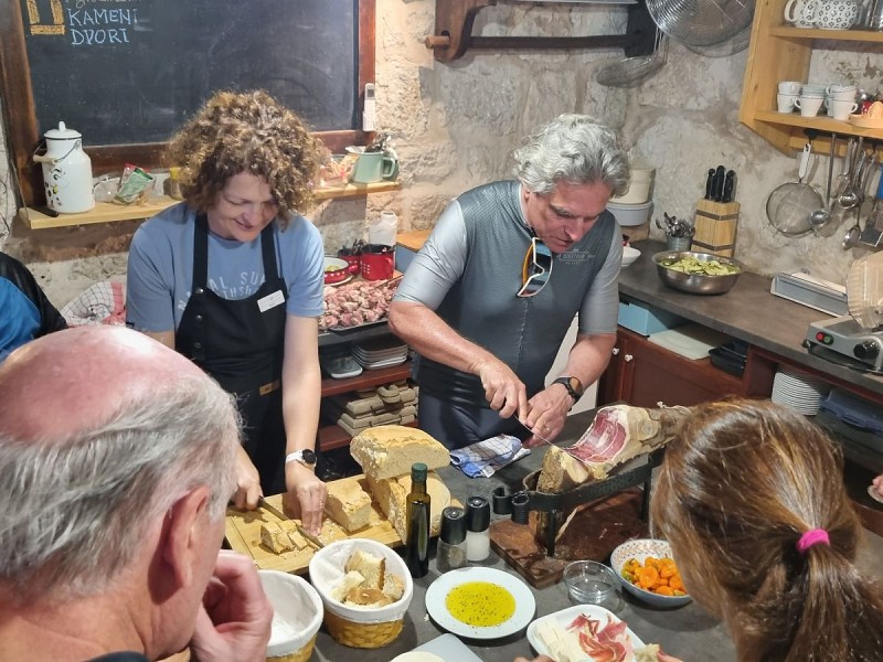 E Bike and cooking class in Dubrovnik countryside