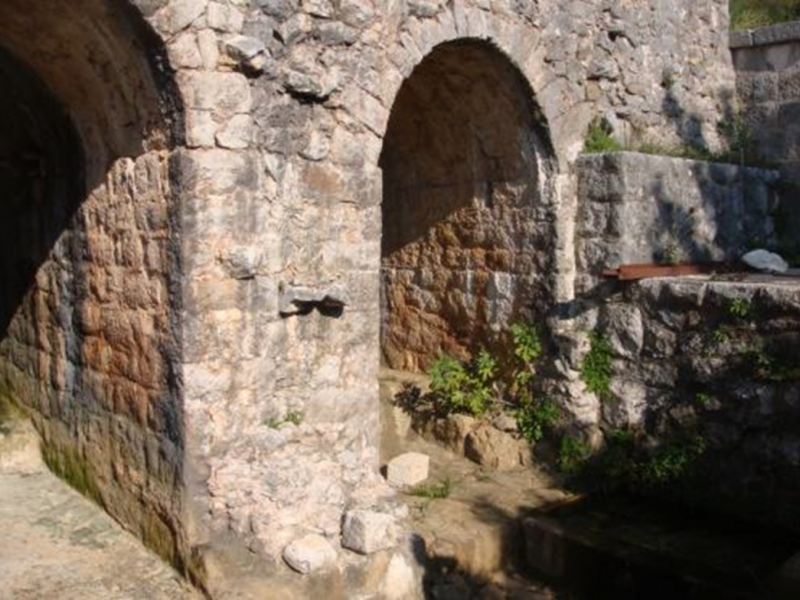 Old Dubrovnik aqueduct hike
